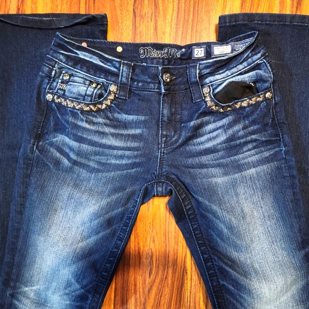 Miss Me Signature Rise J55916B Embroidered Dark Wash Bootcut Jeans 27/33